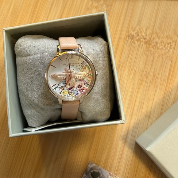 Oliviai Burton Enchanted Garden Watch With 34mm White Floral Face With 3D Bee - Picture 6 of 6